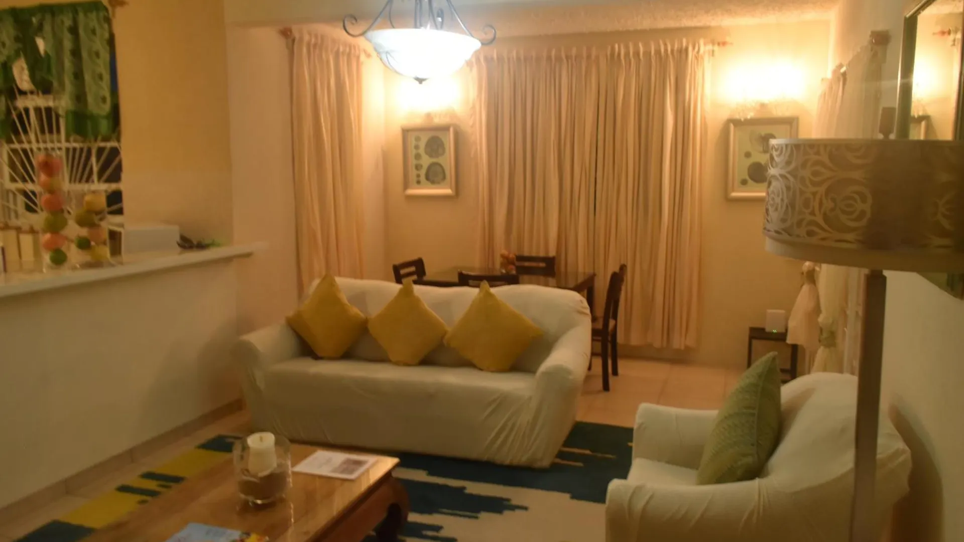 Bevakie Apartment Saint James Barbados